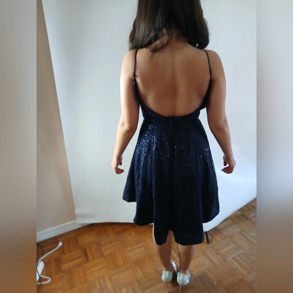 B. Smart dress - Picture 2 of 3